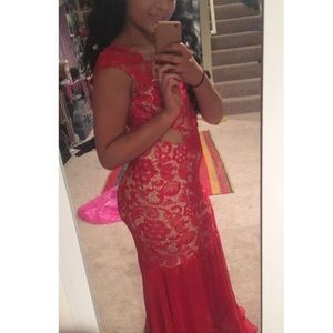 Beautiful red lace prom/homecoming/ball dress